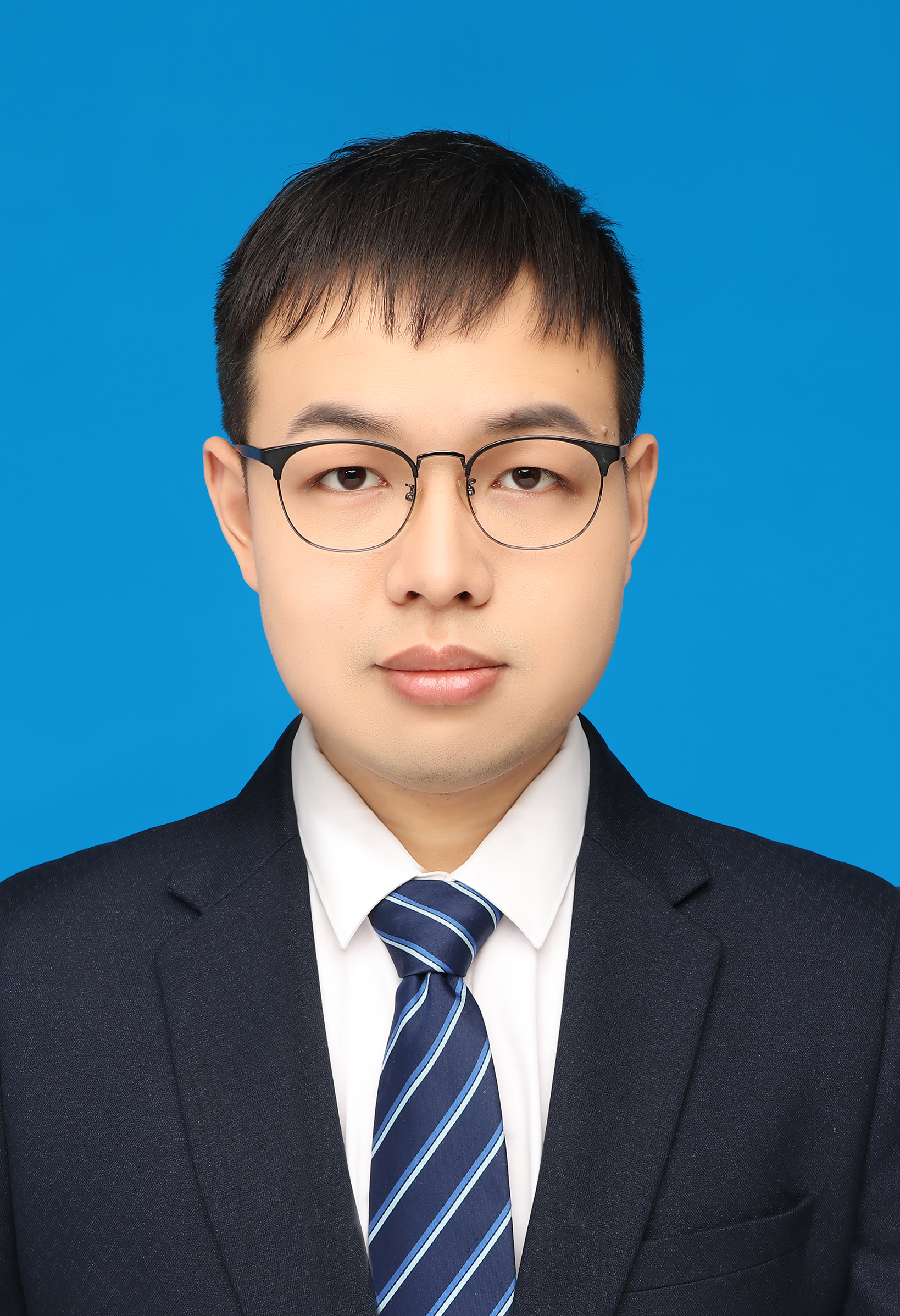 胡博伦-光电信息与物理科学学院
