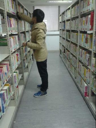 “奉献‘理青’志愿情，共筑‘江南’绿色梦”主题系列活动顺利开展