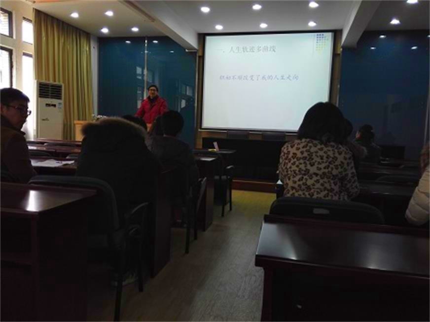 不忘初心 砥砺前行 ——优秀校友朱宸材来我院举办讲座